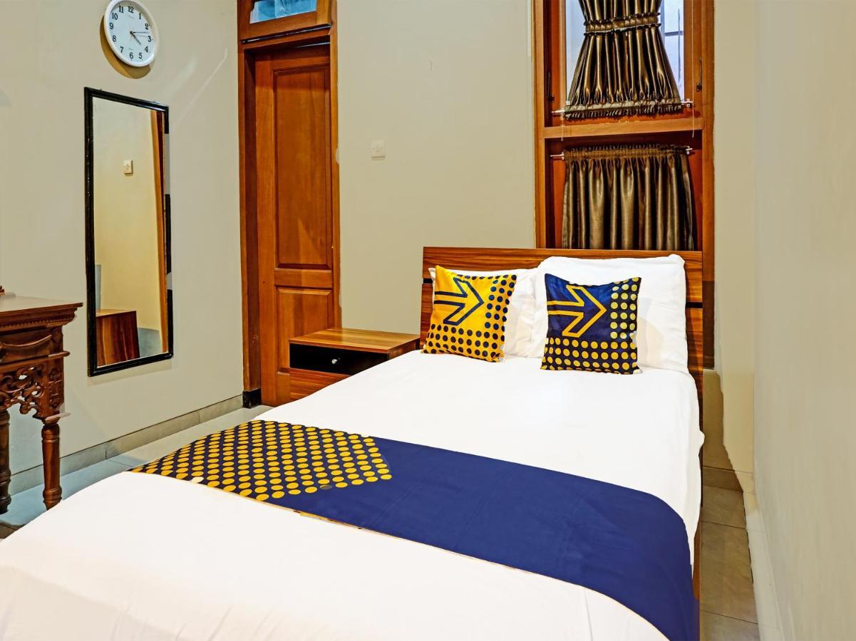 Spot On 91530 Sumpil Syariah Hotell Malang Exteriör bild