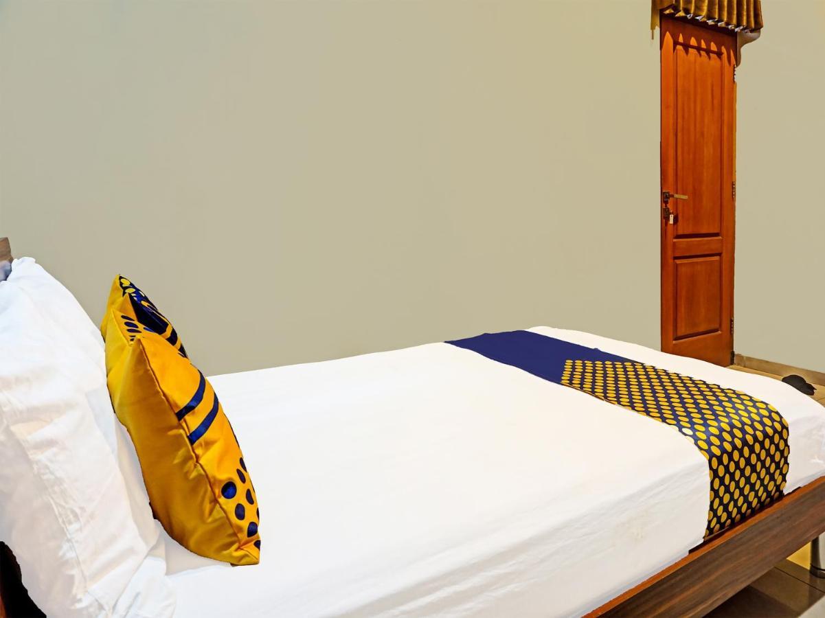 Spot On 91530 Sumpil Syariah Hotell Malang Exteriör bild