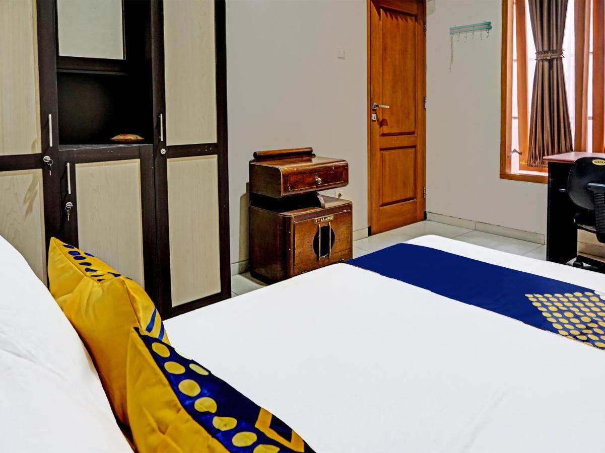 Spot On 91530 Sumpil Syariah Hotell Malang Exteriör bild