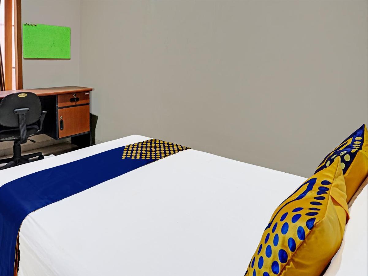 Spot On 91530 Sumpil Syariah Hotell Malang Exteriör bild